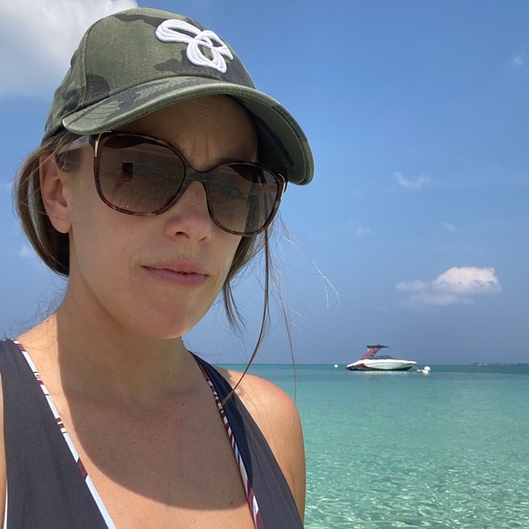 Meet your Posher, Tiffany - Picture 1 of 1